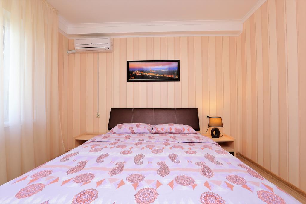 Apartment On Obolonskiy Prospect 16V Киев Экстерьер фото